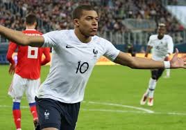 Kylian Mbappé Biography, age, height, stats, family, birthday, religion, club, children, wife, relationship, birthday, debut, daughter, education.